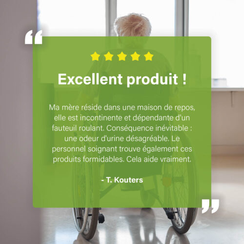 Reviewafbeelding met een oudere persoon in een rolstoel in een verzorgingshuis en een testimonial over het verminderen van urinegeur met EcoClinic-producten.